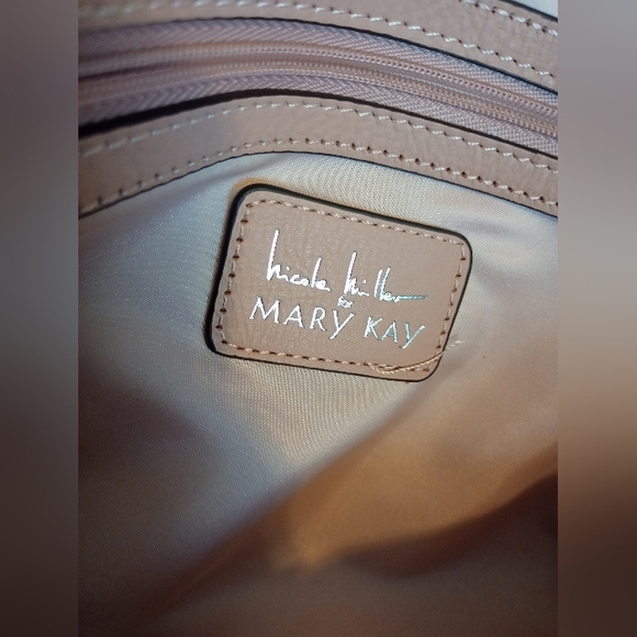 Nicole Miller for Mary Kay Leather Handbag - Picture 9 of 12